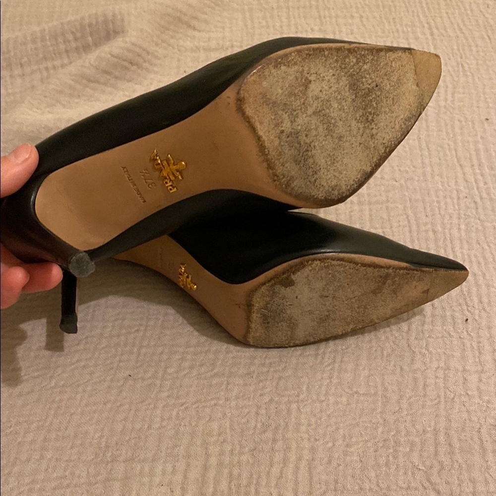 Prada Classic Black Pointed Heels. Made in Italy . Size 37 1/2 - Picture 5 of 9